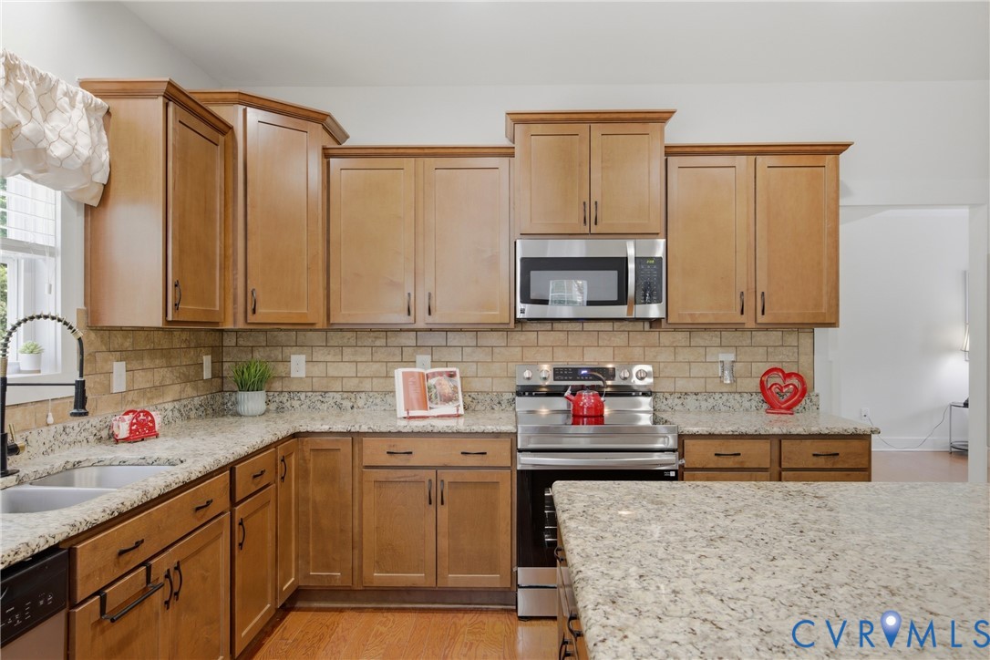 7551 English Boxwood Ln