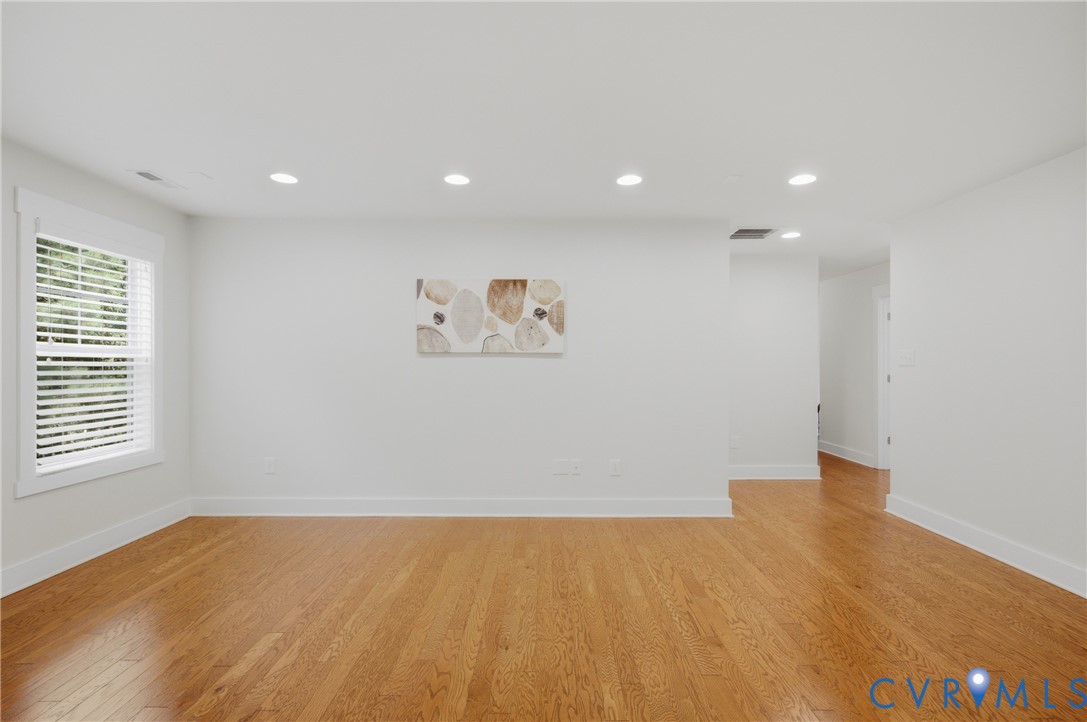 7551 English Boxwood Ln