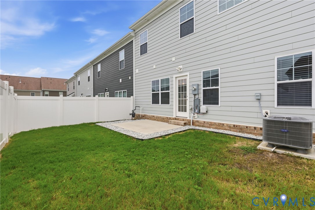 8147 Carriage Homes Dr