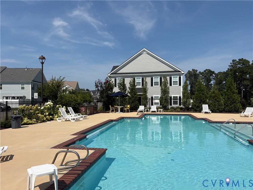 8147 Carriage Homes Dr