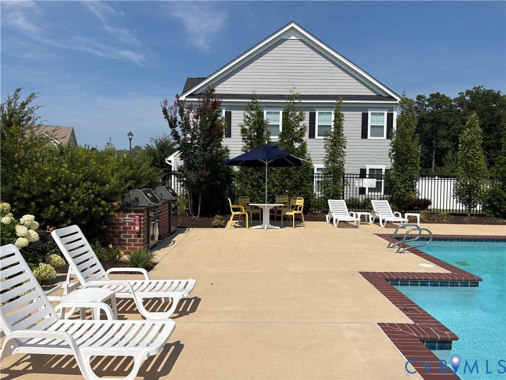 8147 Carriage Homes Dr