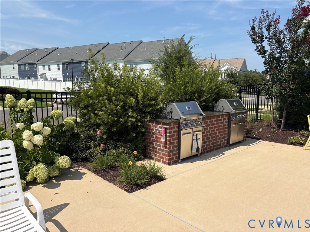 8147 Carriage Homes Dr
