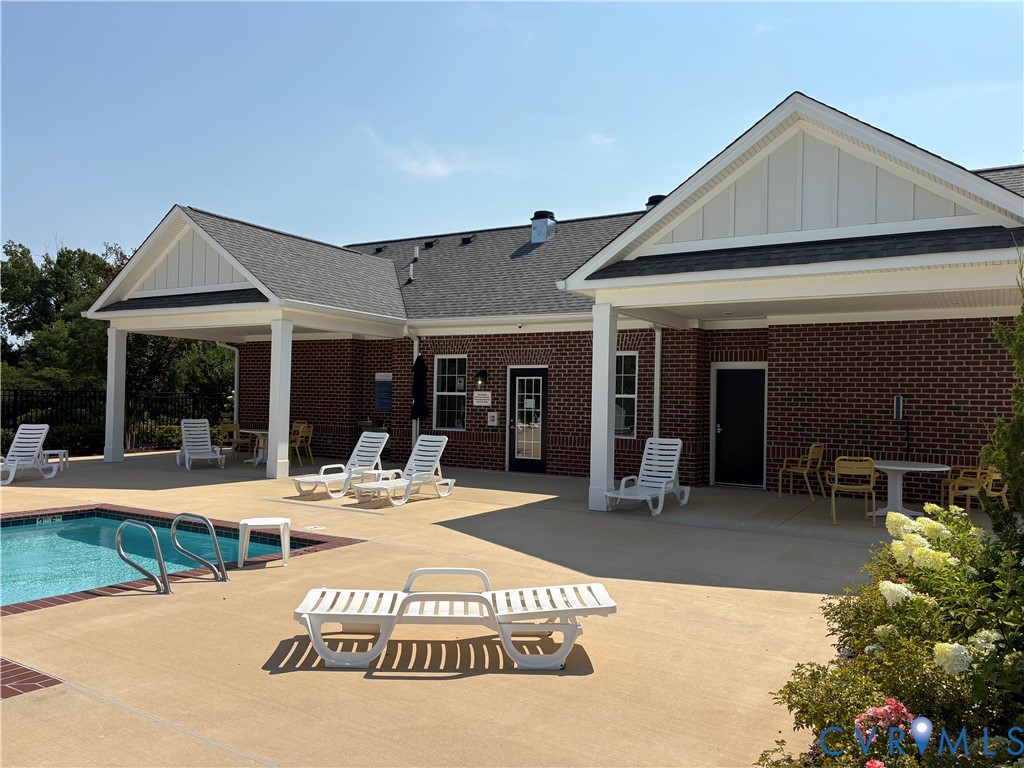 8147 Carriage Homes Dr