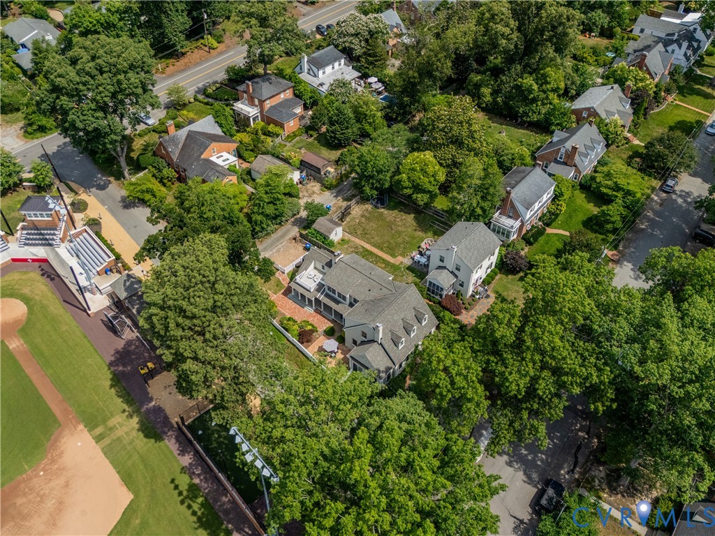 800 Henri Rd