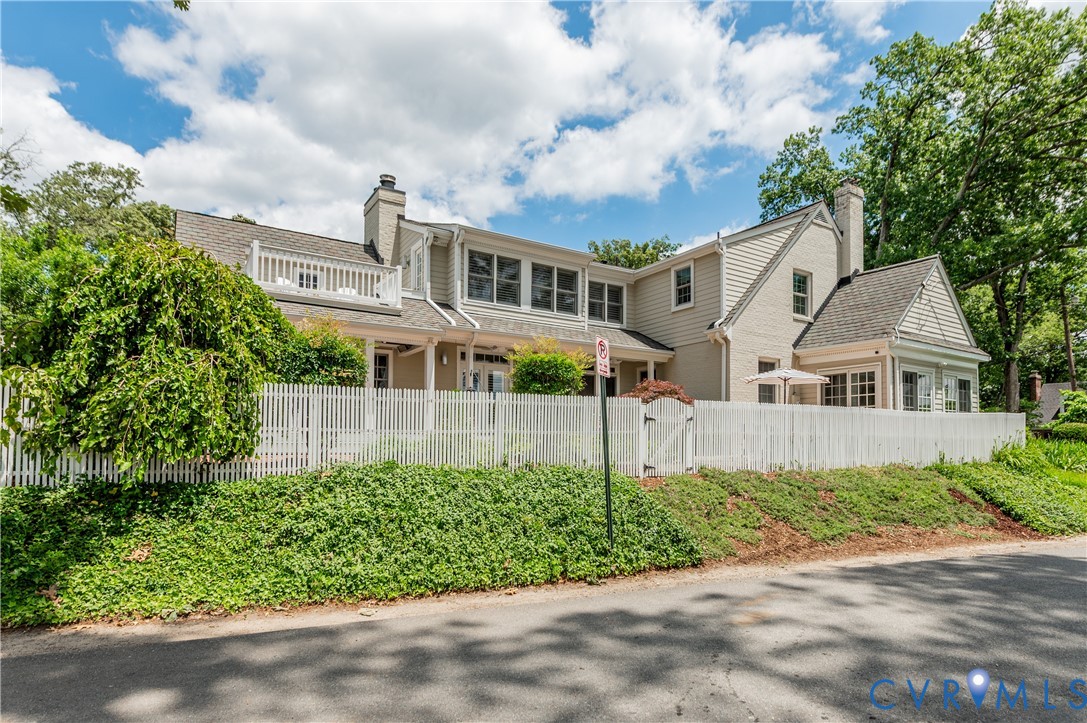 800 Henri Rd