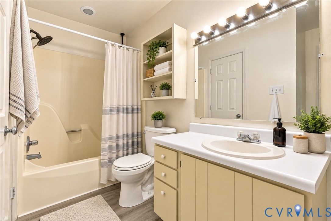 12308 Poplar Forest Dr
