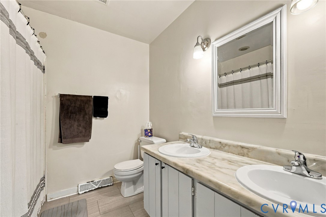 12308 Poplar Forest Dr