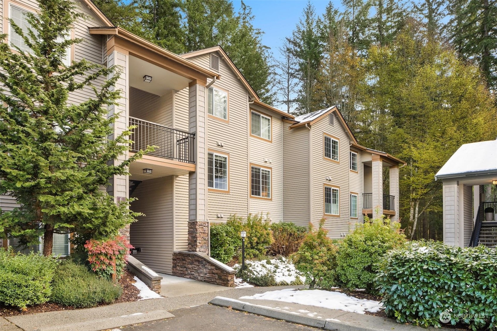 25025 SE Klahanie Boulevard Unit: E203