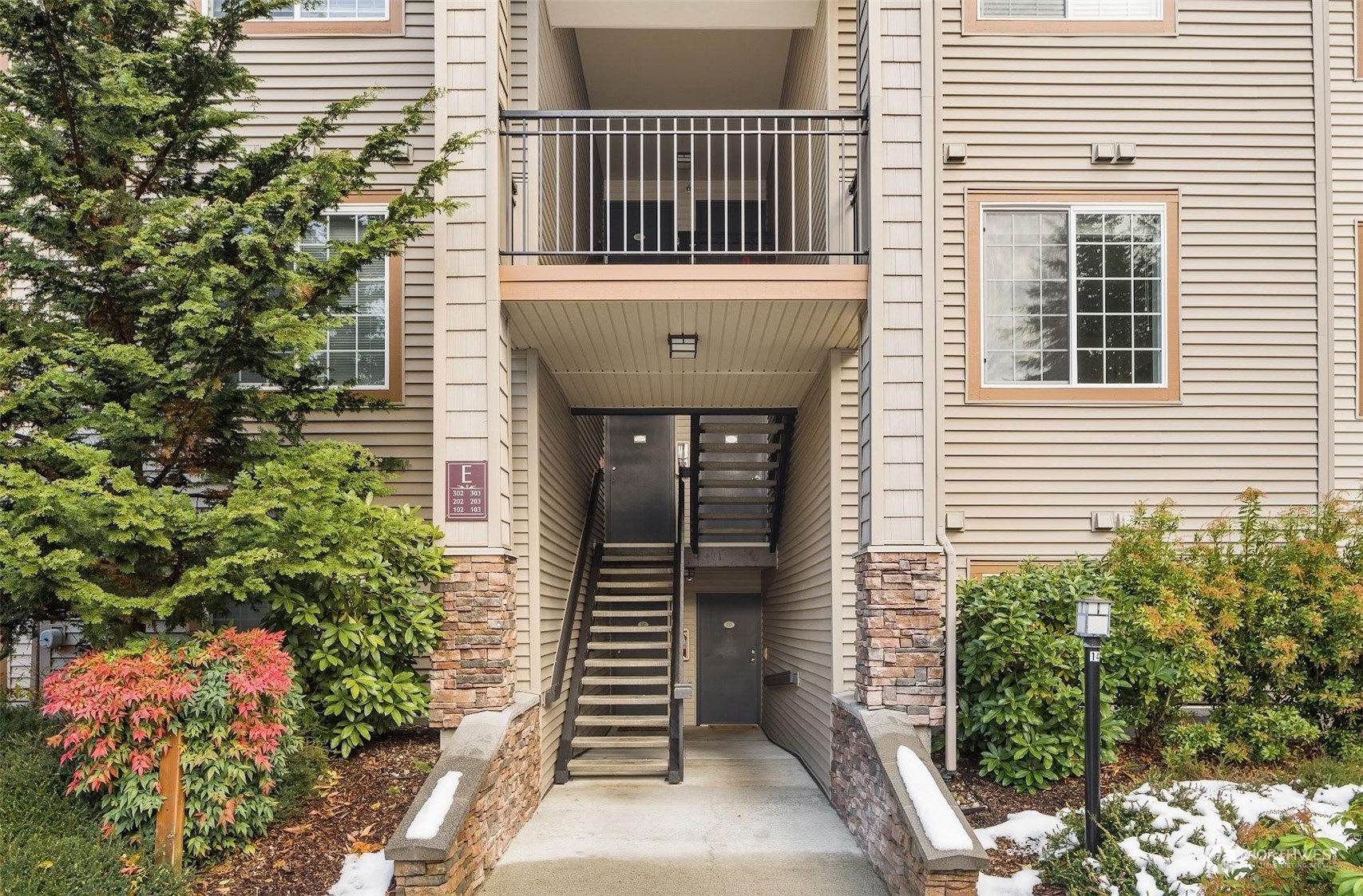 25025 SE Klahanie Boulevard Unit: E203