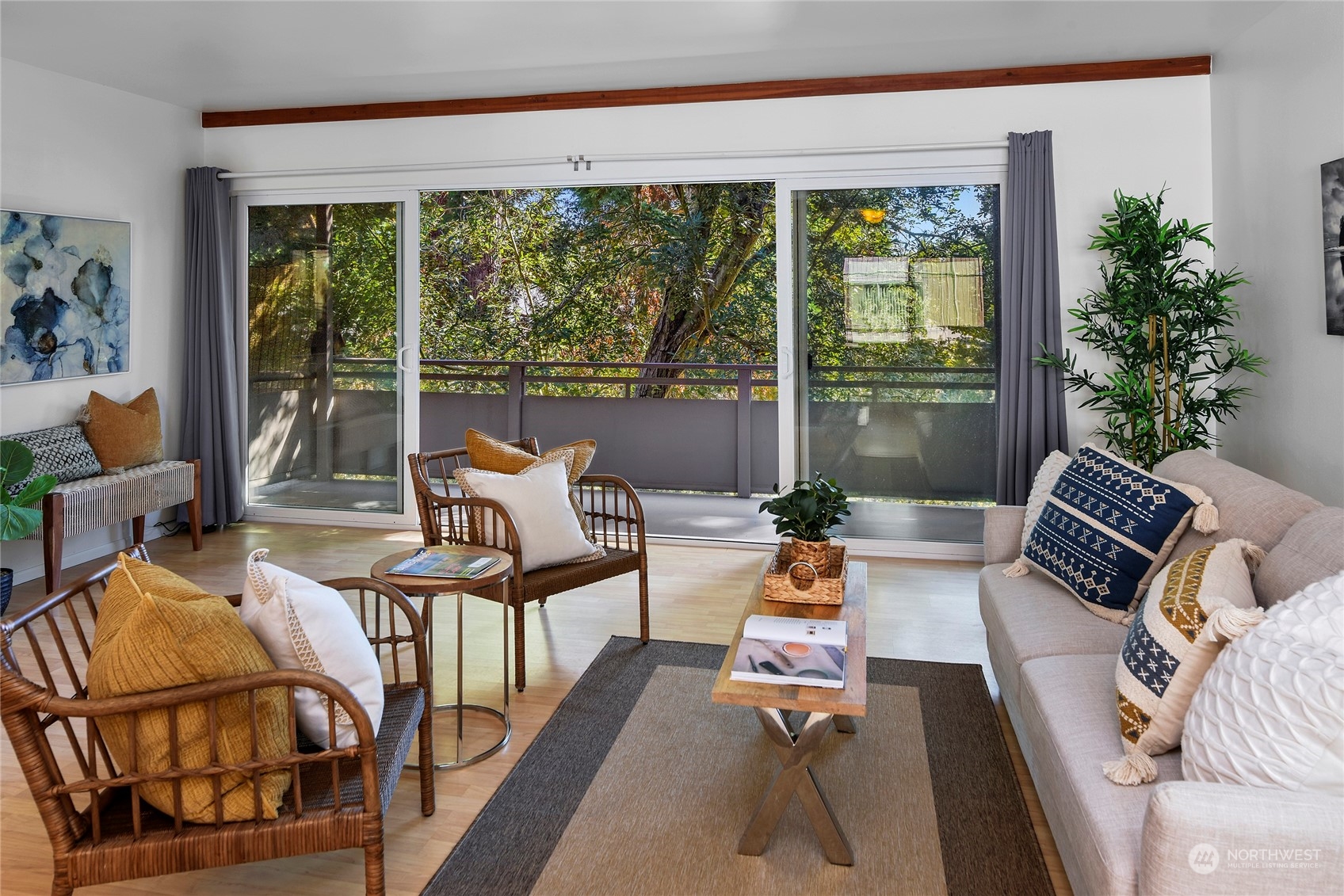 465 Winslow Way E Unit: 211