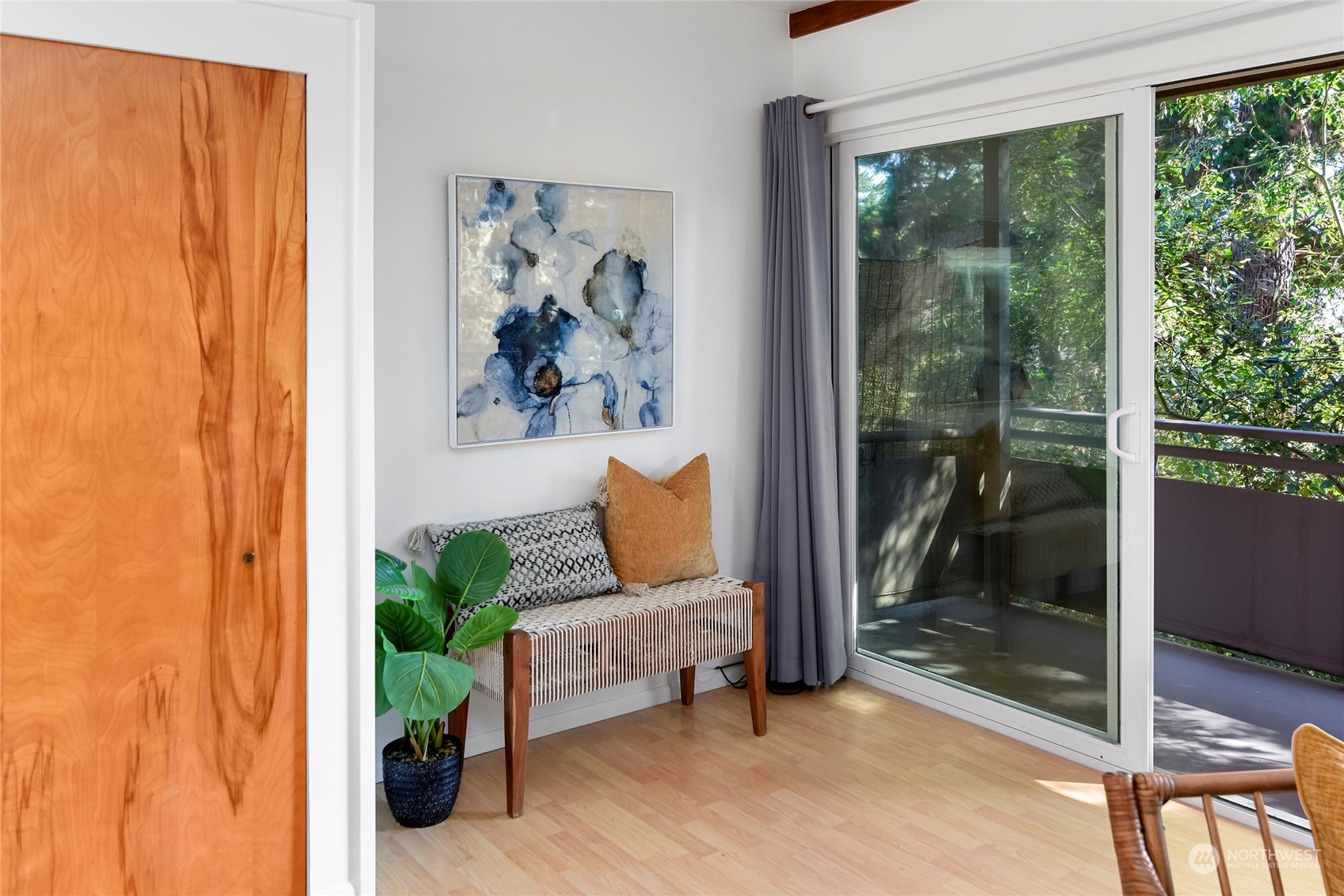 465 Winslow Way E Unit: 211