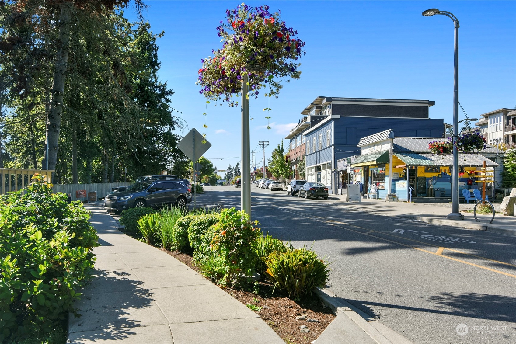 465 Winslow Way E Unit: 211