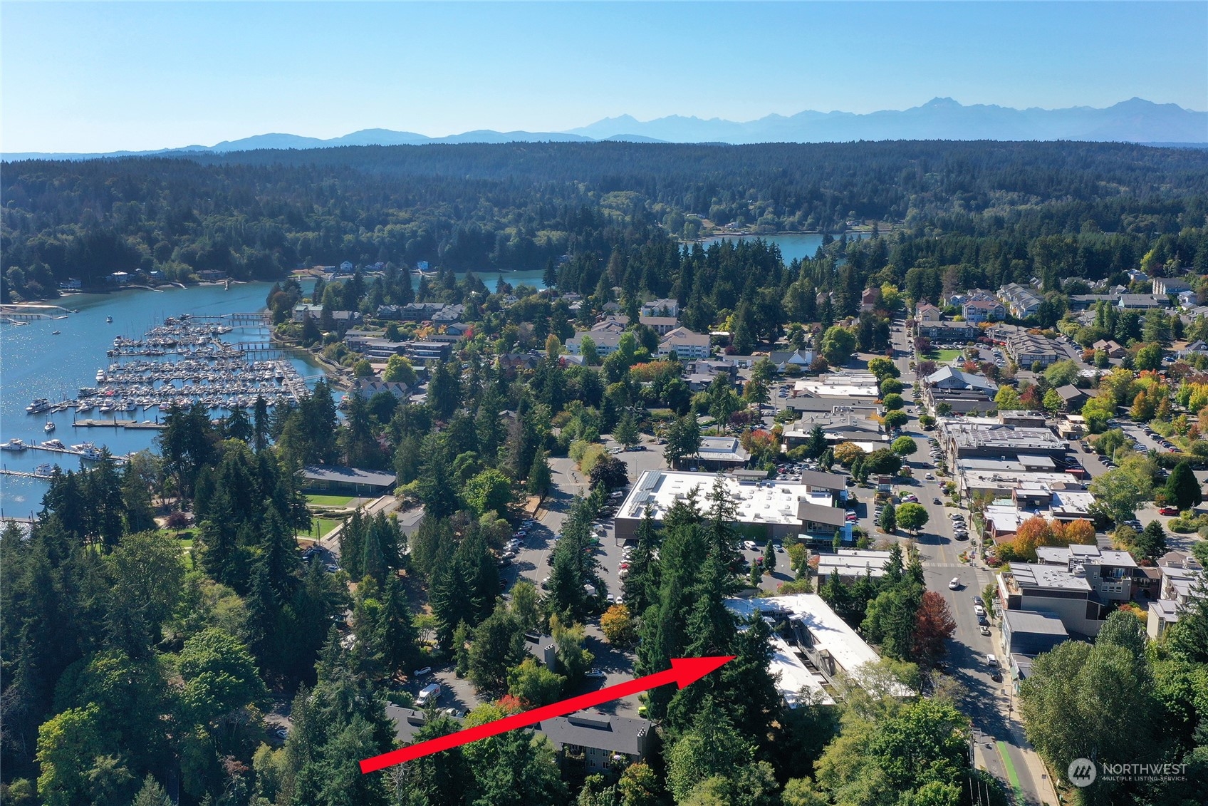 465 Winslow Way E Unit: 211