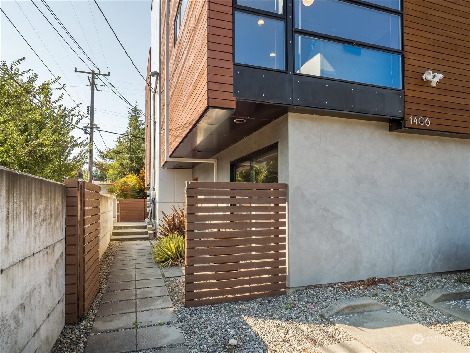 1406 S Dakota Street