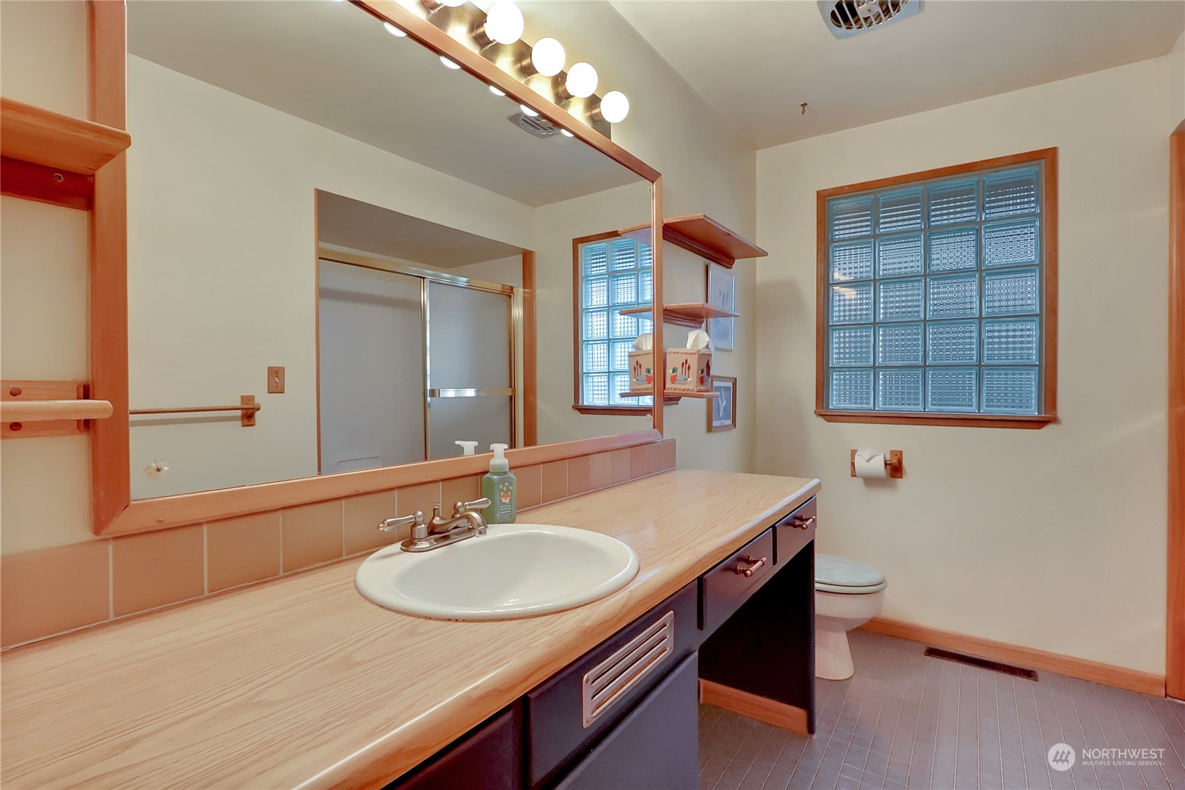 5602 N 23rd