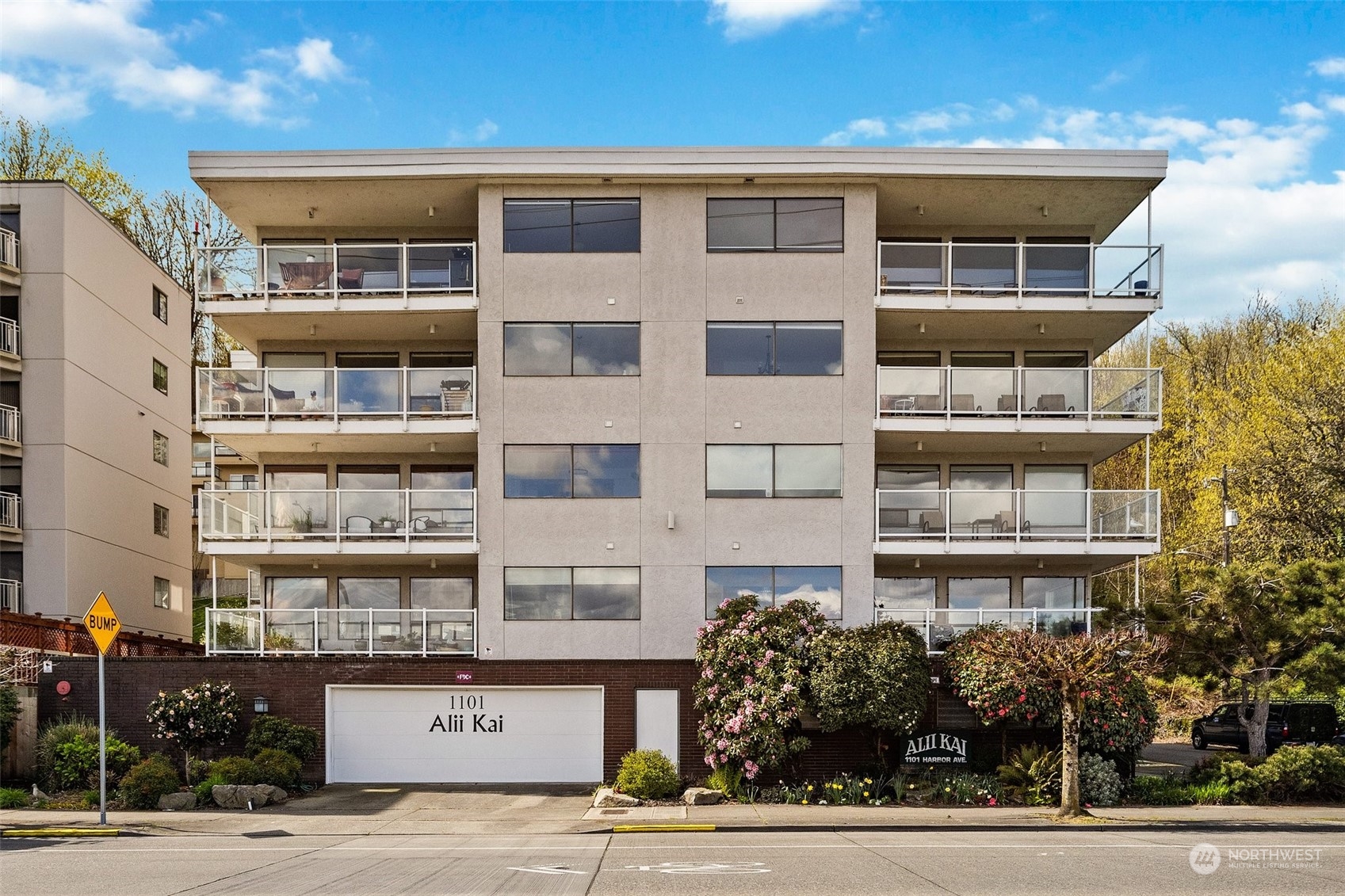 1101 Harbor Avenue SW Unit: 2B