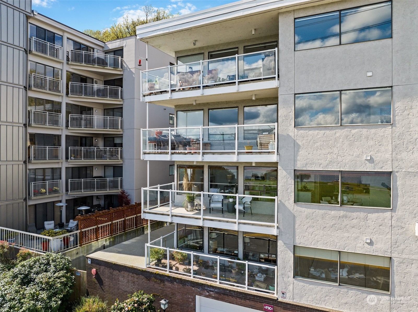 1101 Harbor Avenue SW Unit: 2B