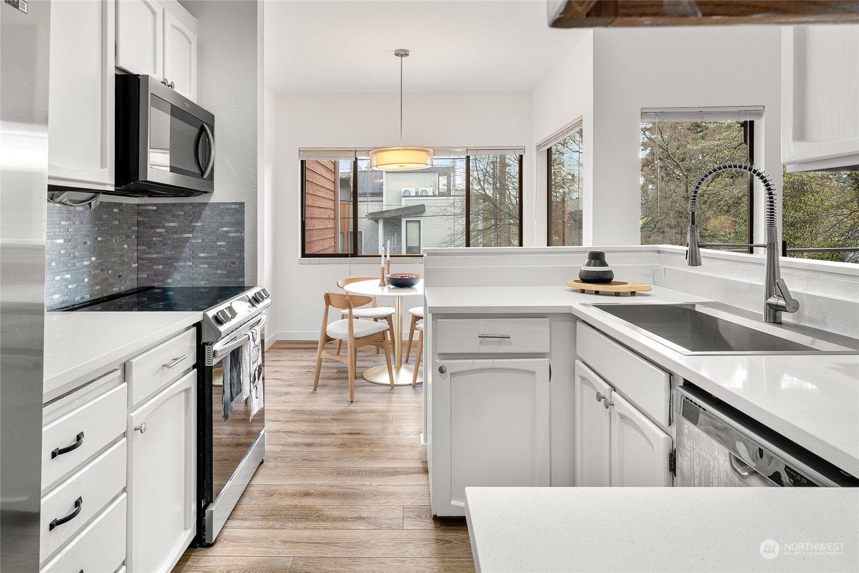 2028 Waverly Place N Unit: 101