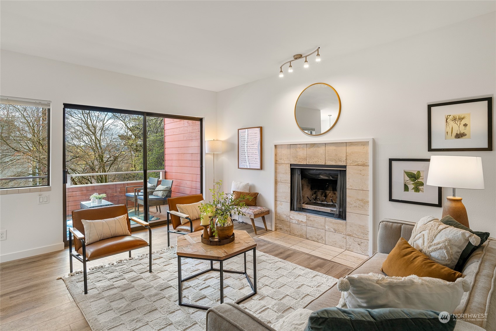 2028 Waverly Place N Unit: 101