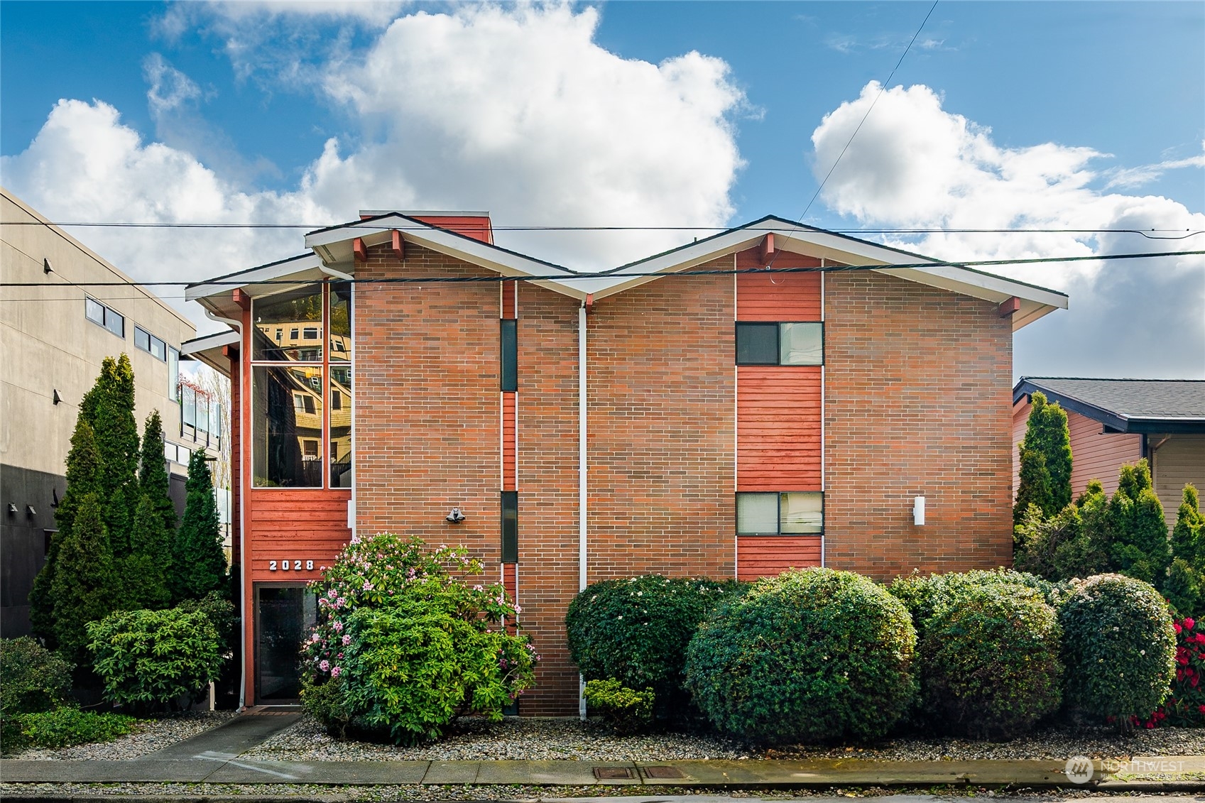 2028 Waverly Place N Unit: 101