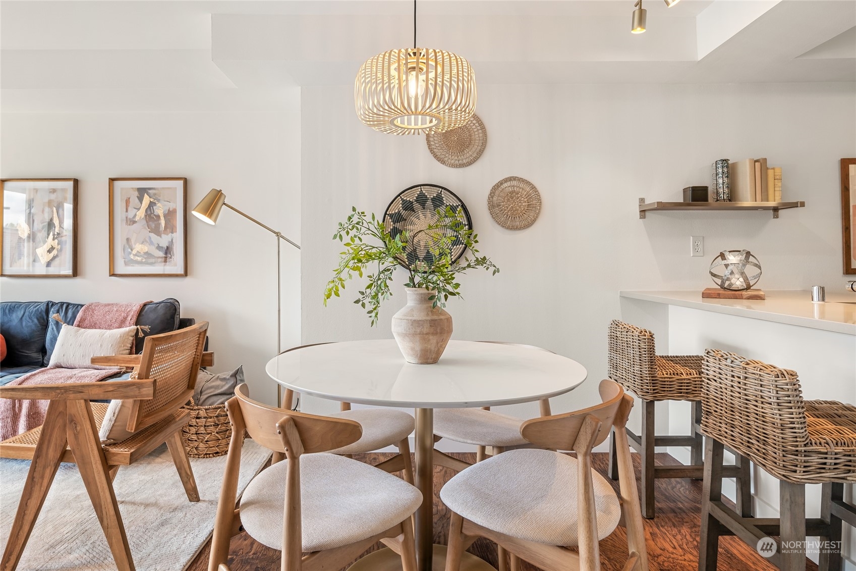 530 Melrose Avenue E Unit: 607