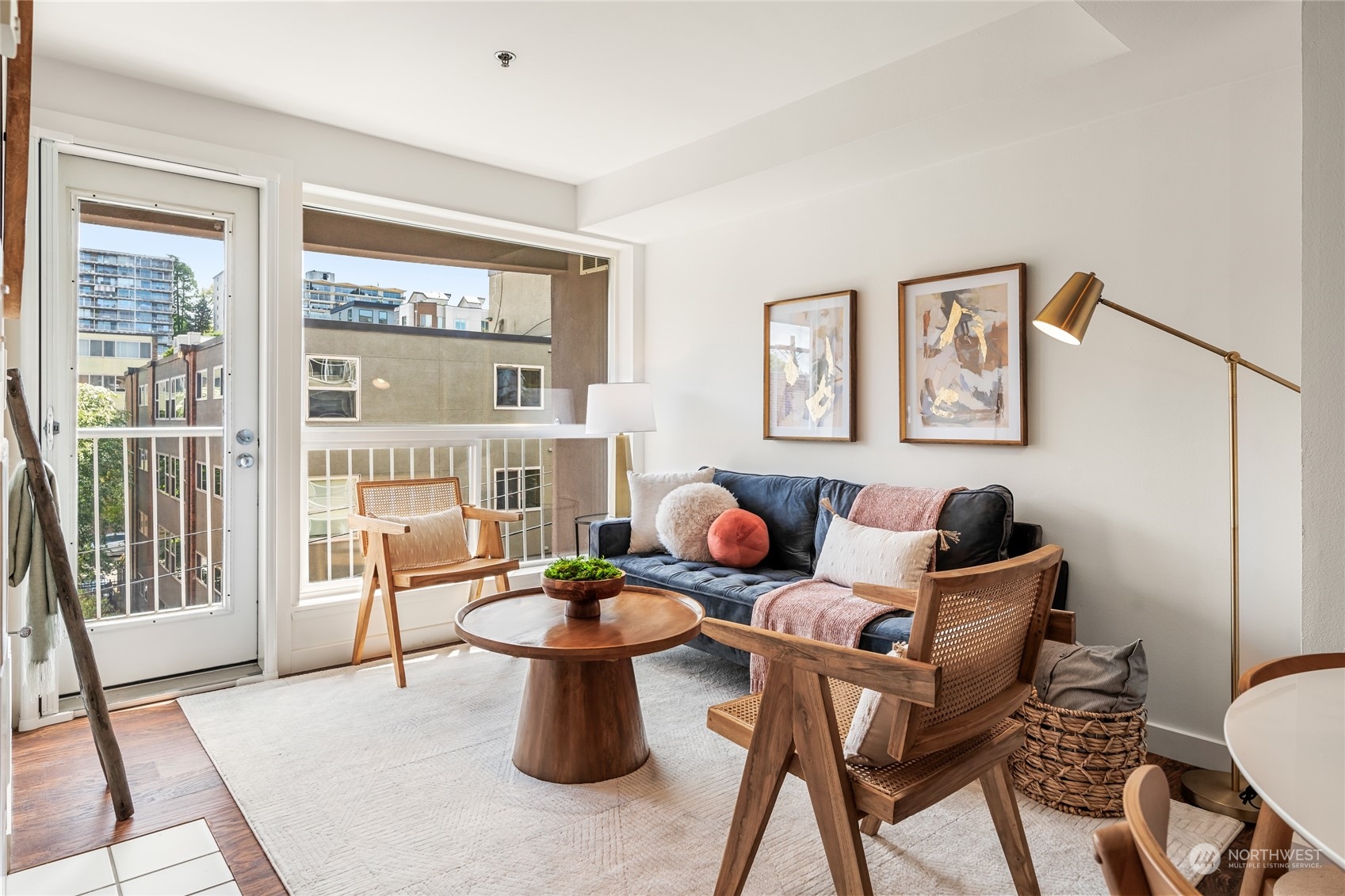 530 Melrose Avenue E Unit: 607