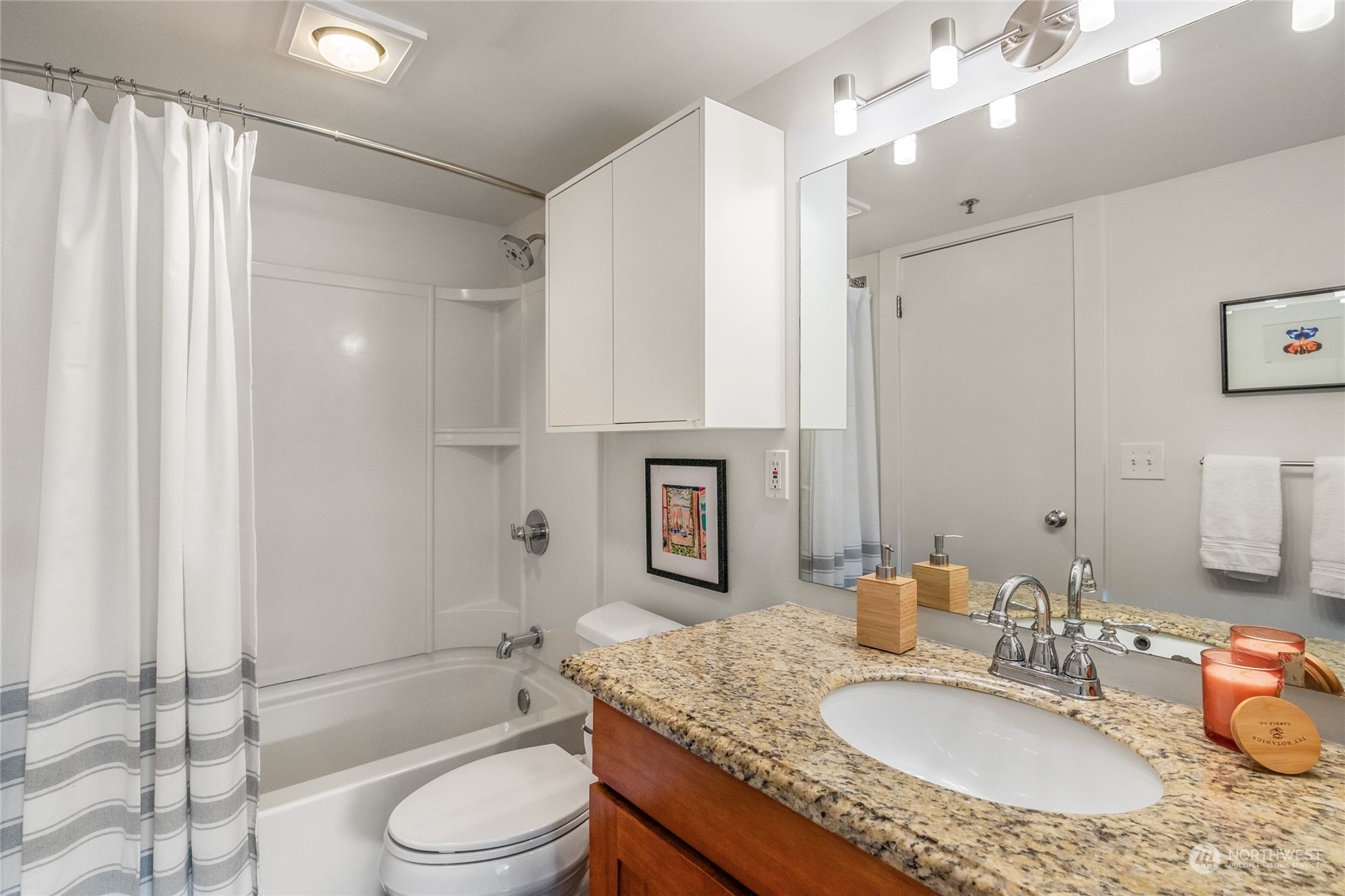 530 Melrose Avenue E Unit: 607