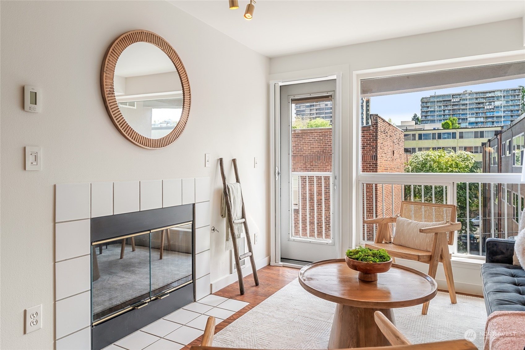 530 Melrose Avenue E Unit: 607