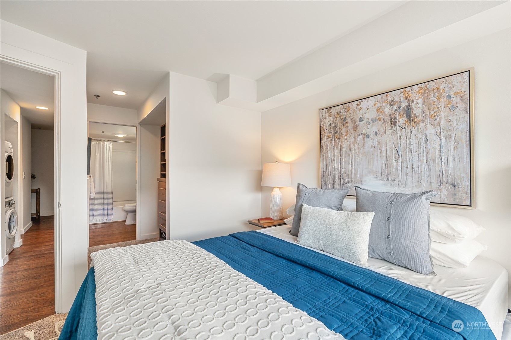 530 Melrose Avenue E Unit: 607