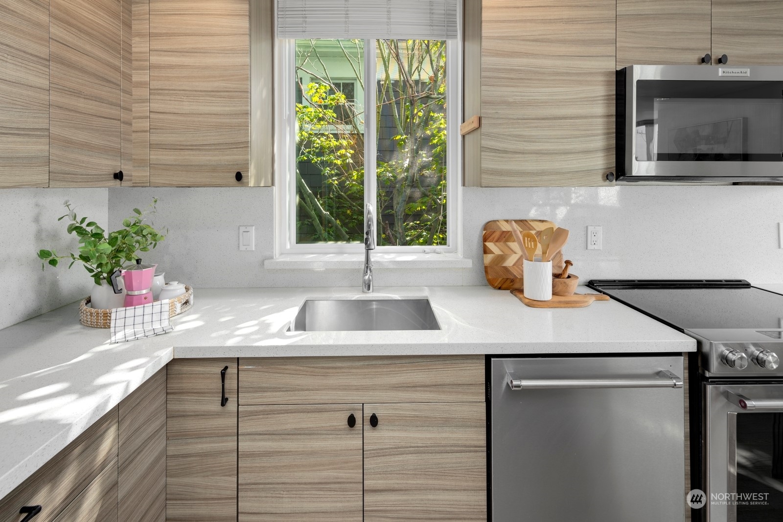 2320 10th Avenue E Unit: 5
