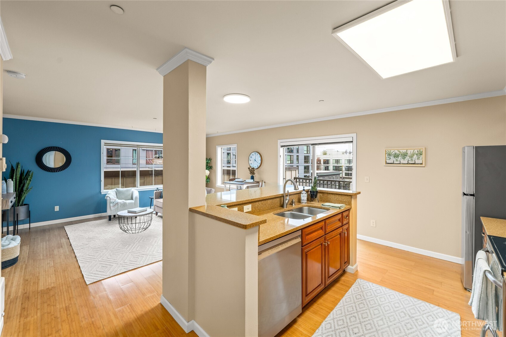 1125 E Olive Street Unit: 607