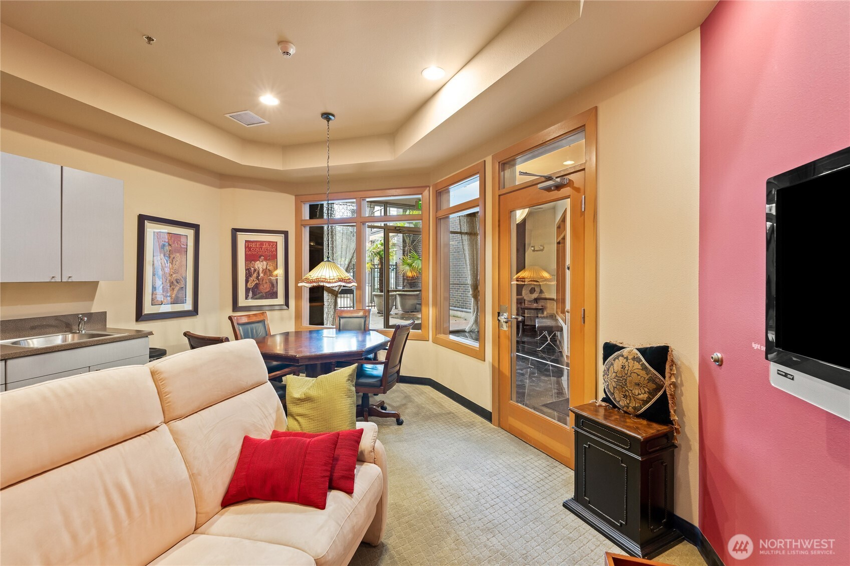 1125 E Olive Street Unit: 607