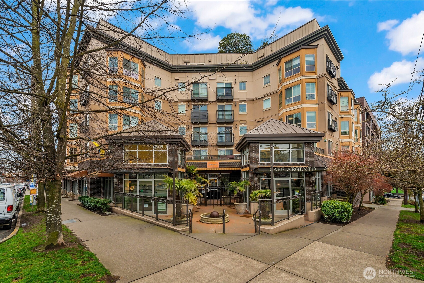 1125 E Olive Street Unit: 607