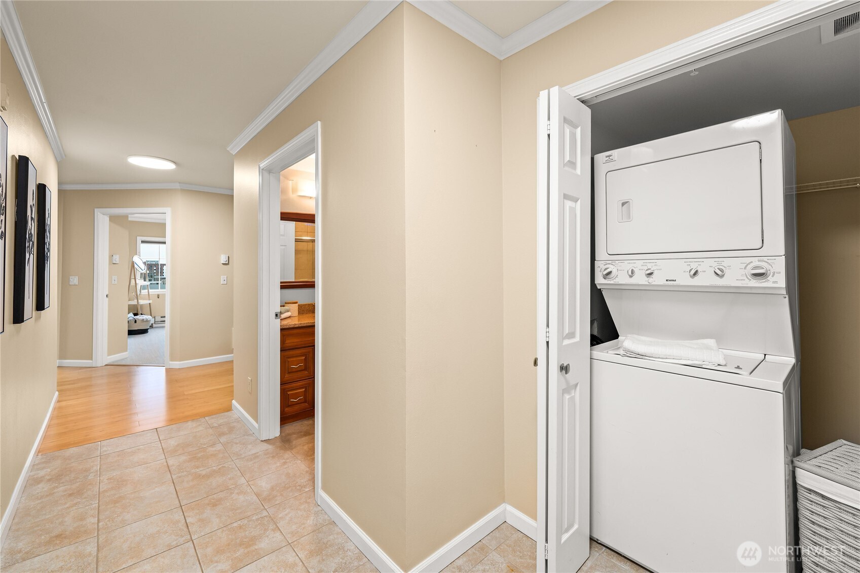 1125 E Olive Street Unit: 607