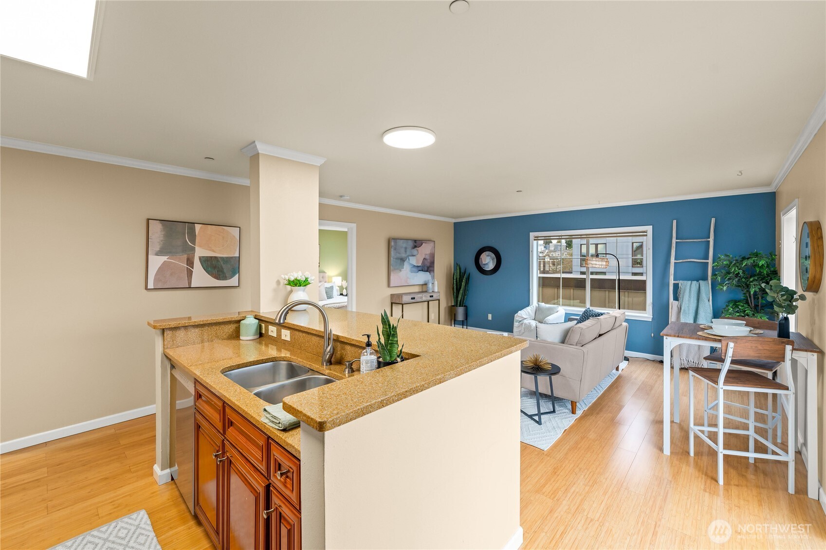 1125 E Olive Street Unit: 607