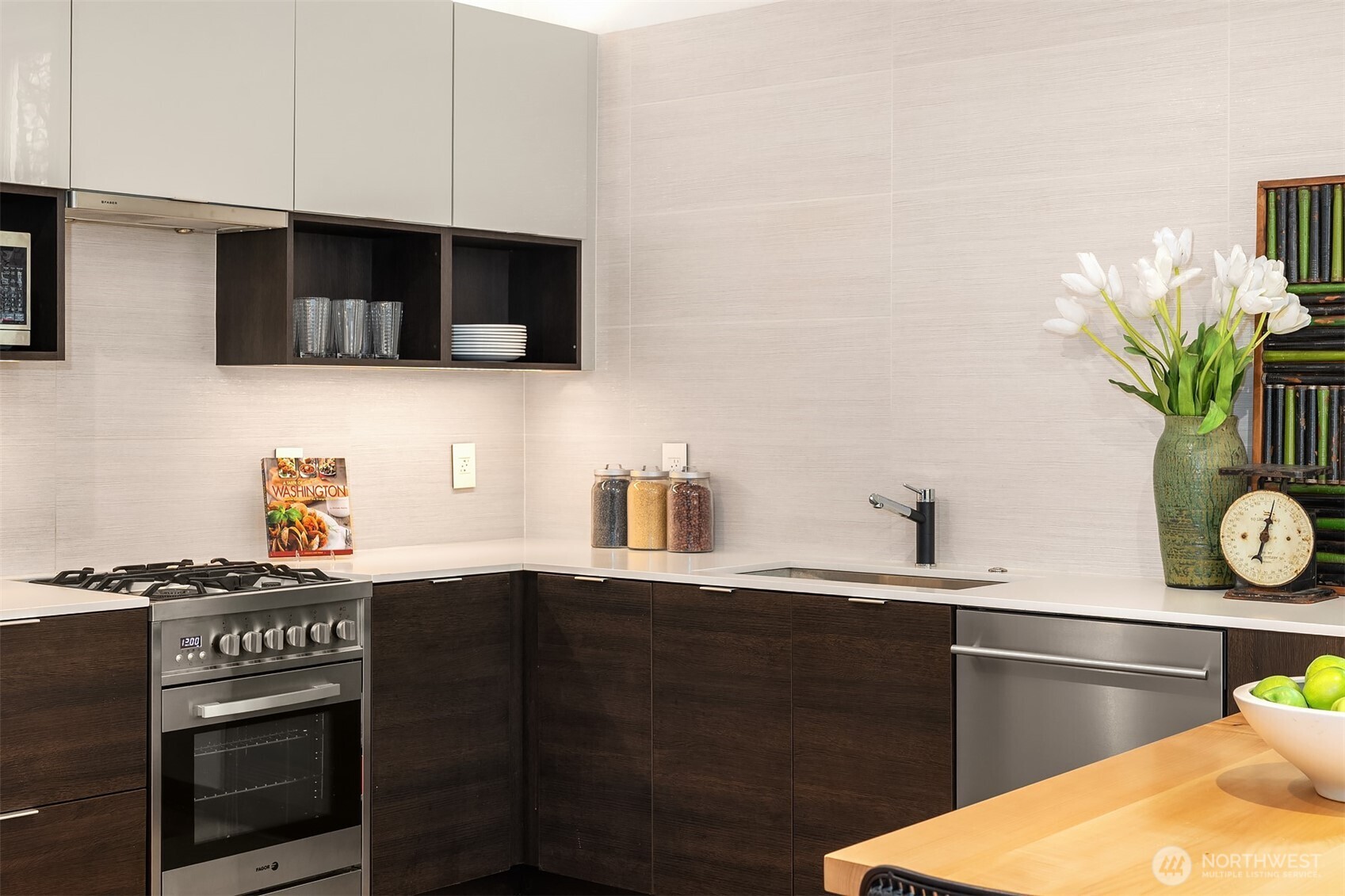 303 E Pike Street Unit: 309