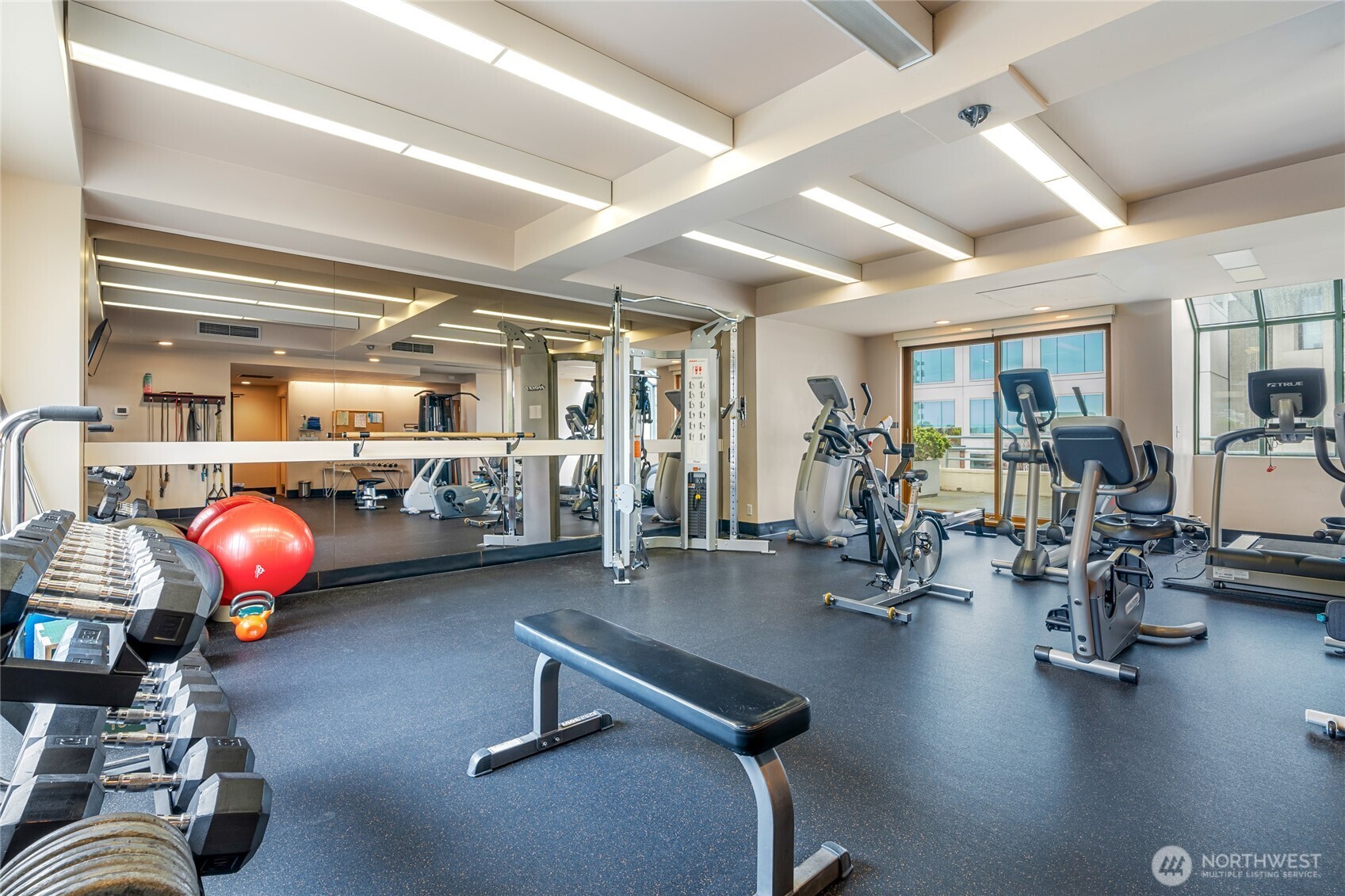 1107 1st Avenue Unit: 906