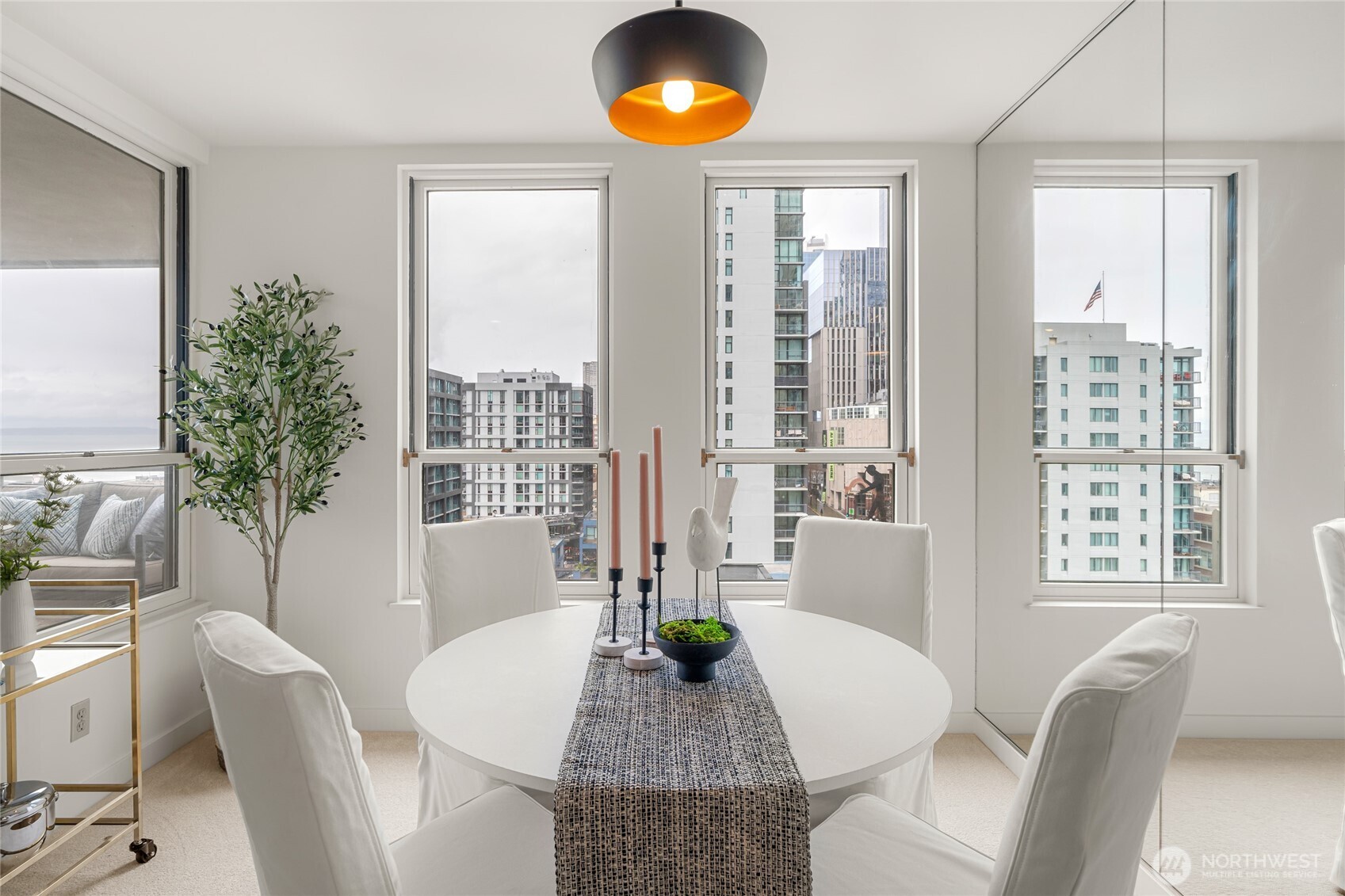 1107 1st Avenue Unit: 906