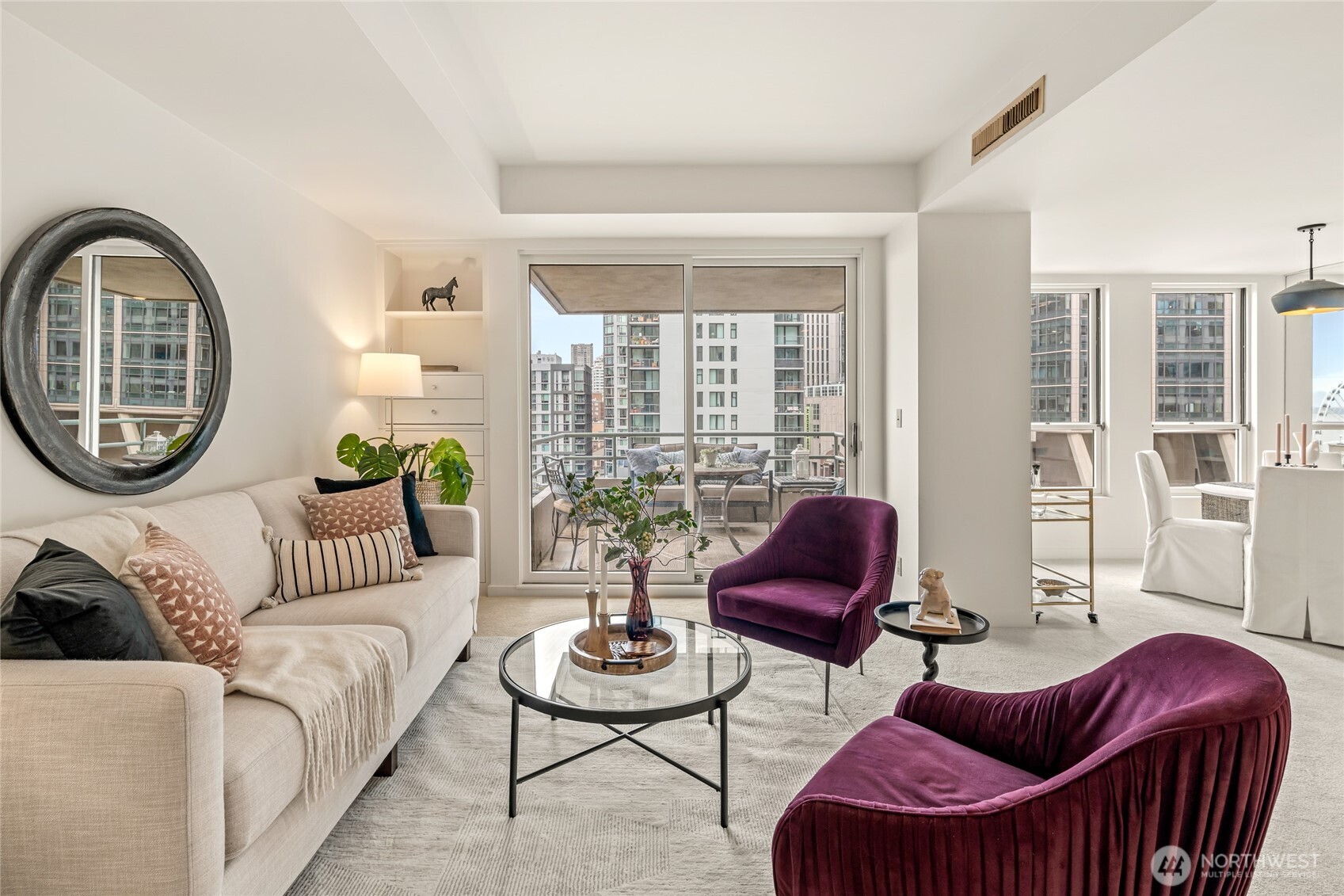 1107 1st Avenue Unit: 906