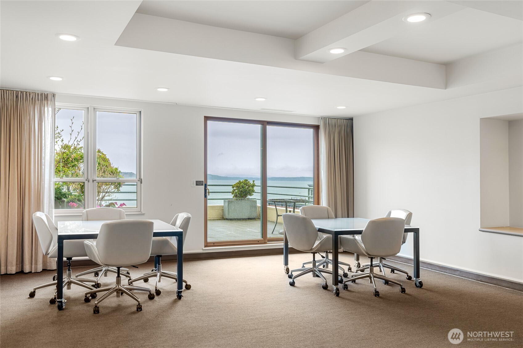 1107 1st Avenue Unit: 906