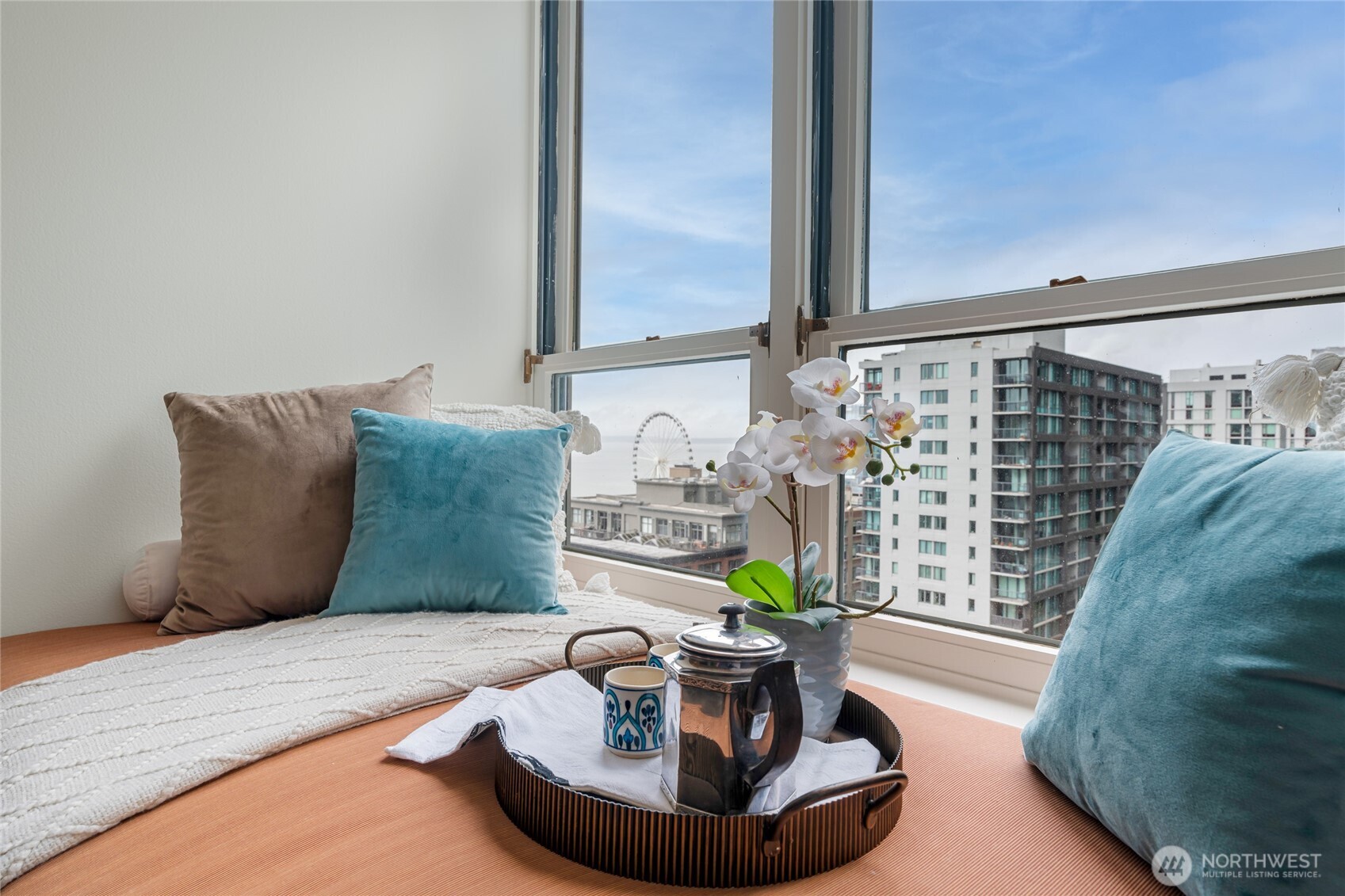 1107 1st Avenue Unit: 906