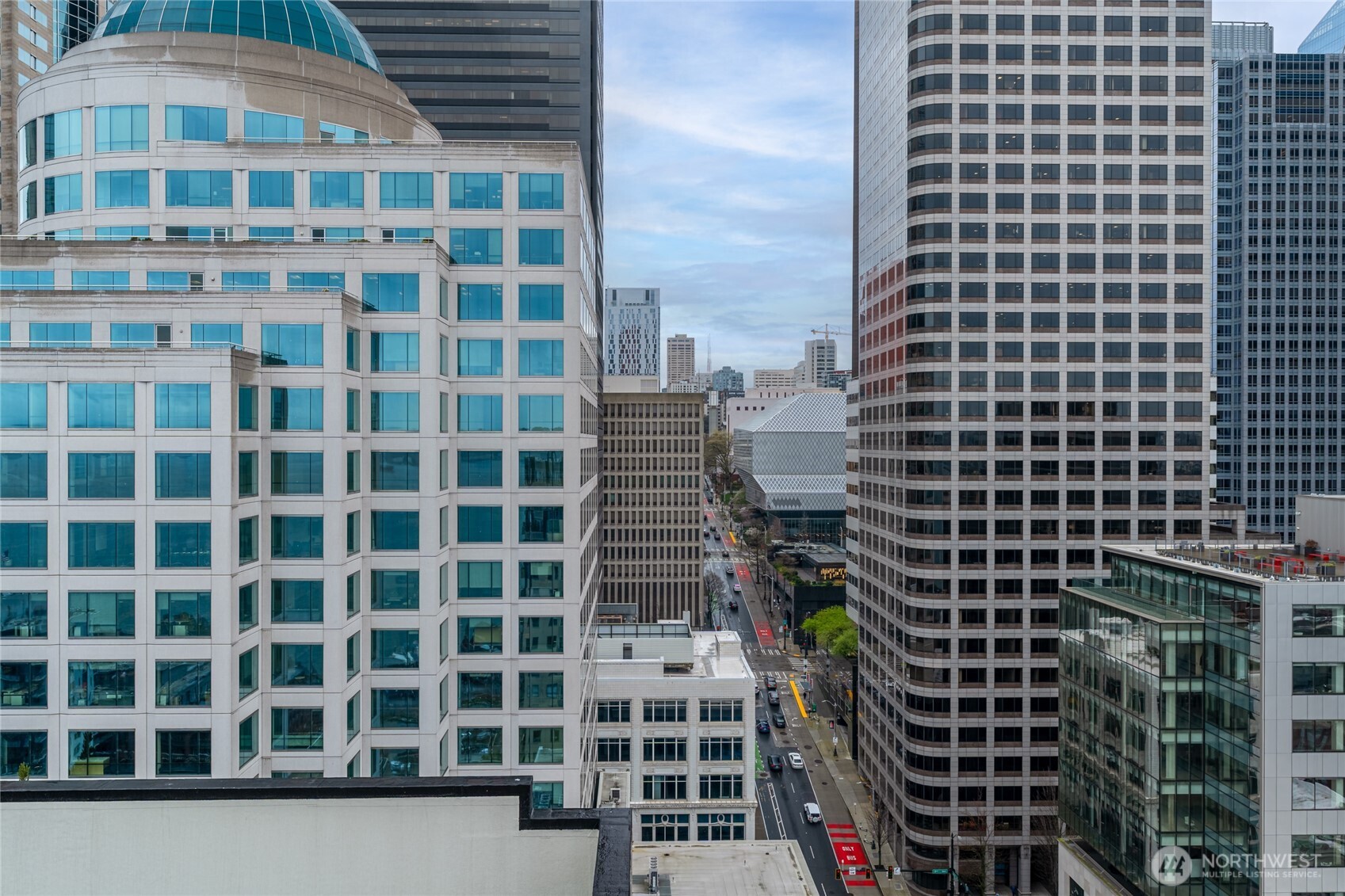 1107 1st Avenue Unit: 906