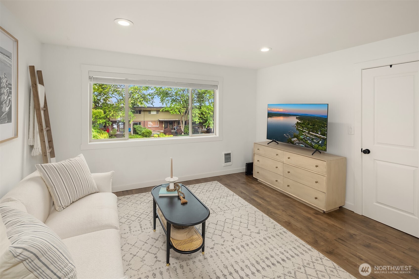 3834 175th Avenue NE Unit: E49