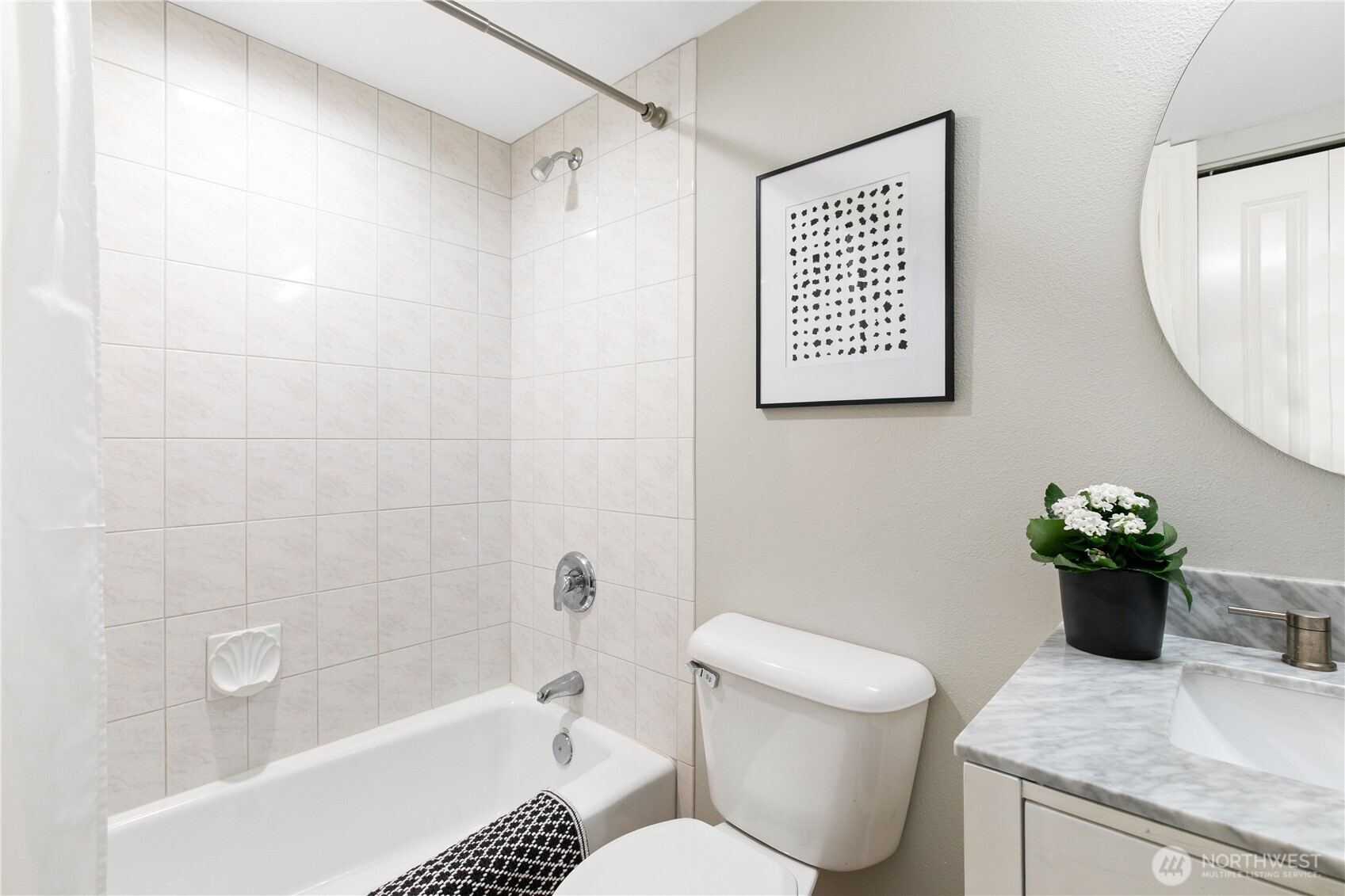 215 20th Avenue E Unit: 203