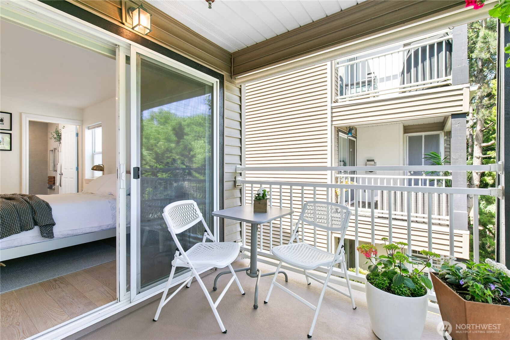 215 20th Avenue E Unit: 203