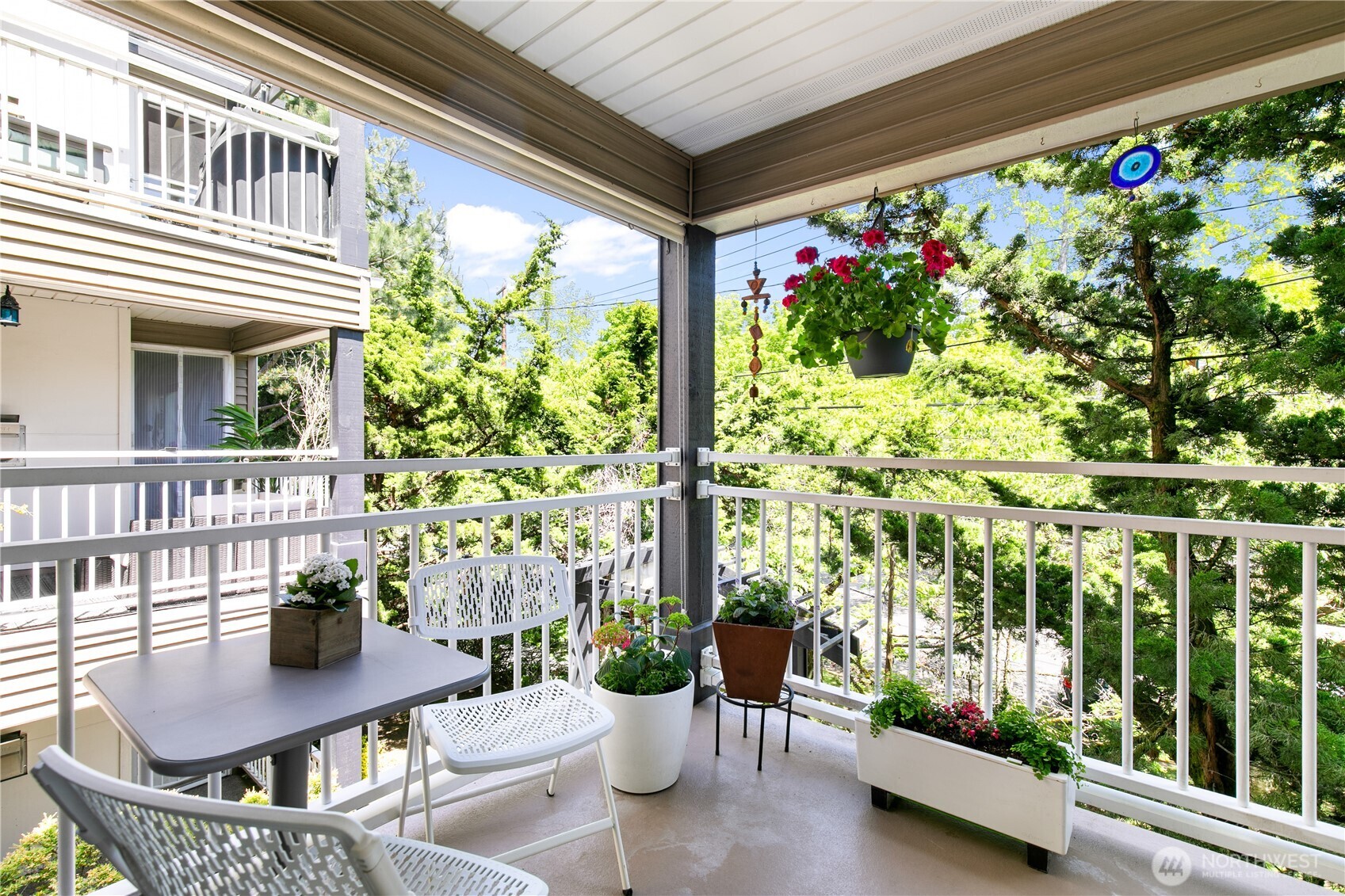 215 20th Avenue E Unit: 203