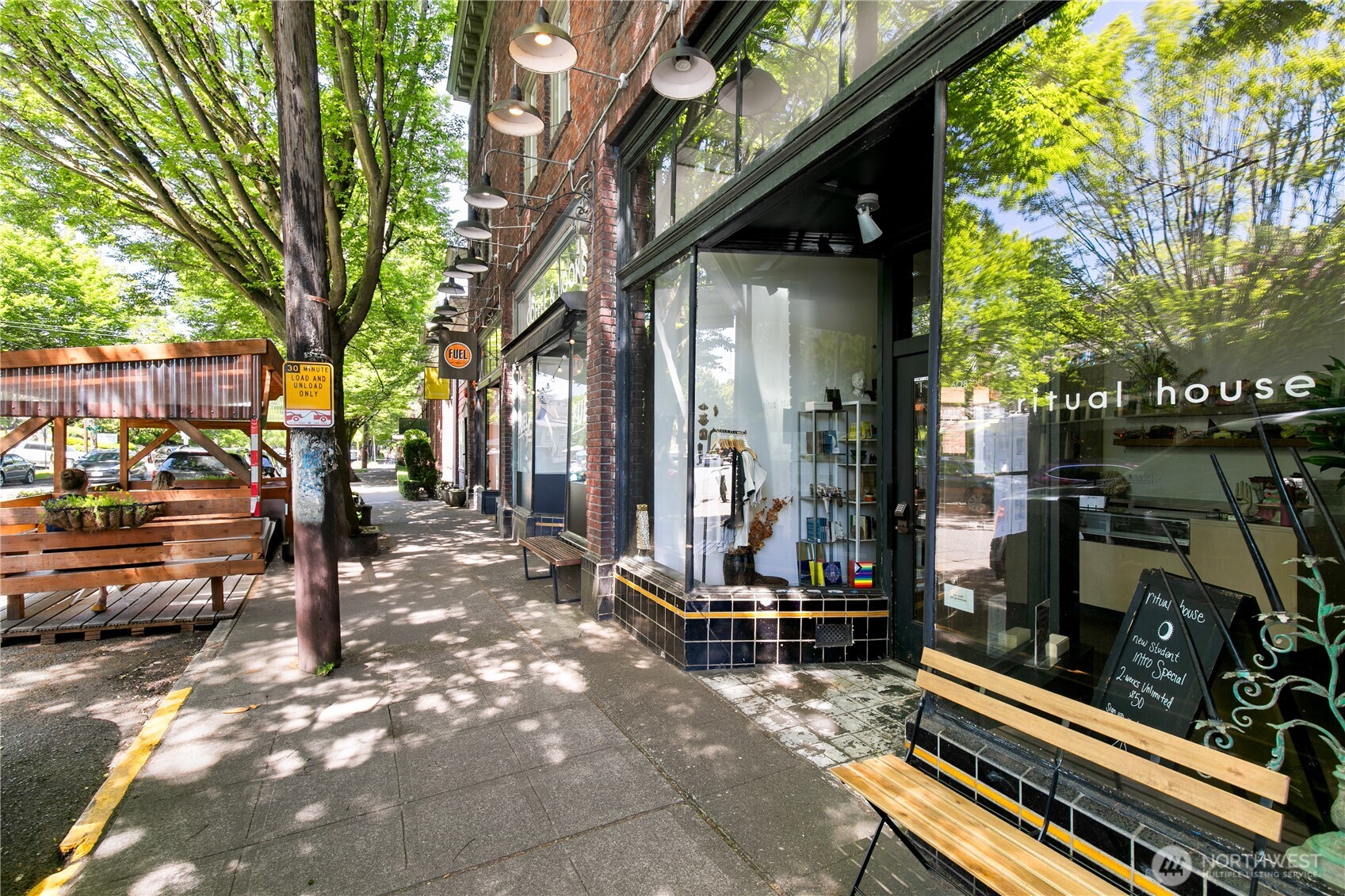 215 20th Avenue E Unit: 203