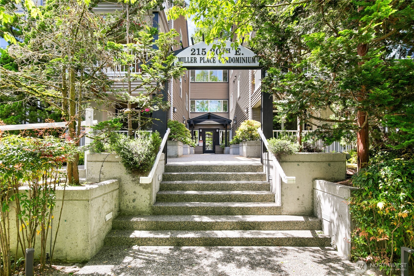 215 20th Avenue E Unit: 203