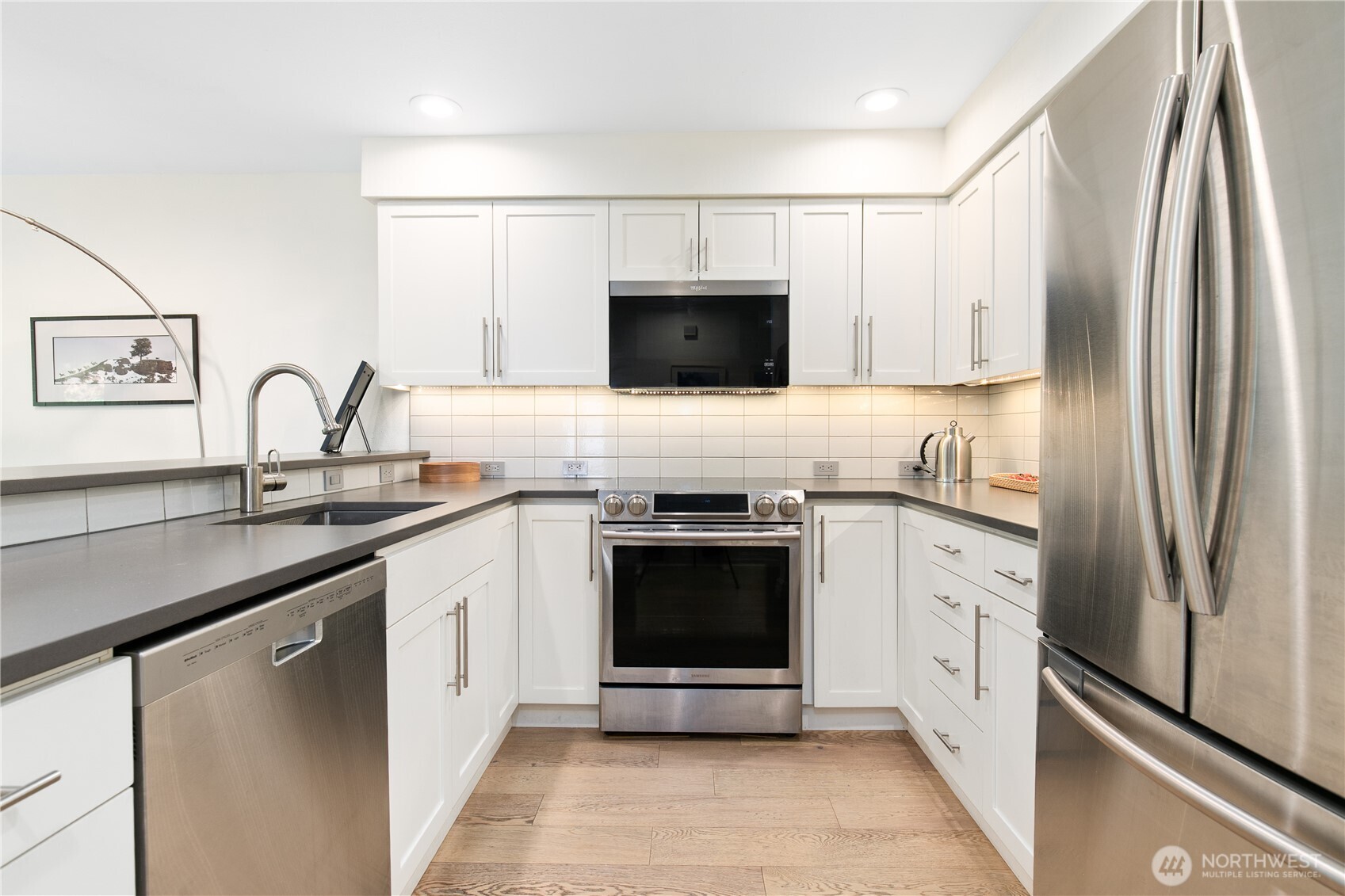 215 20th Avenue E Unit: 203