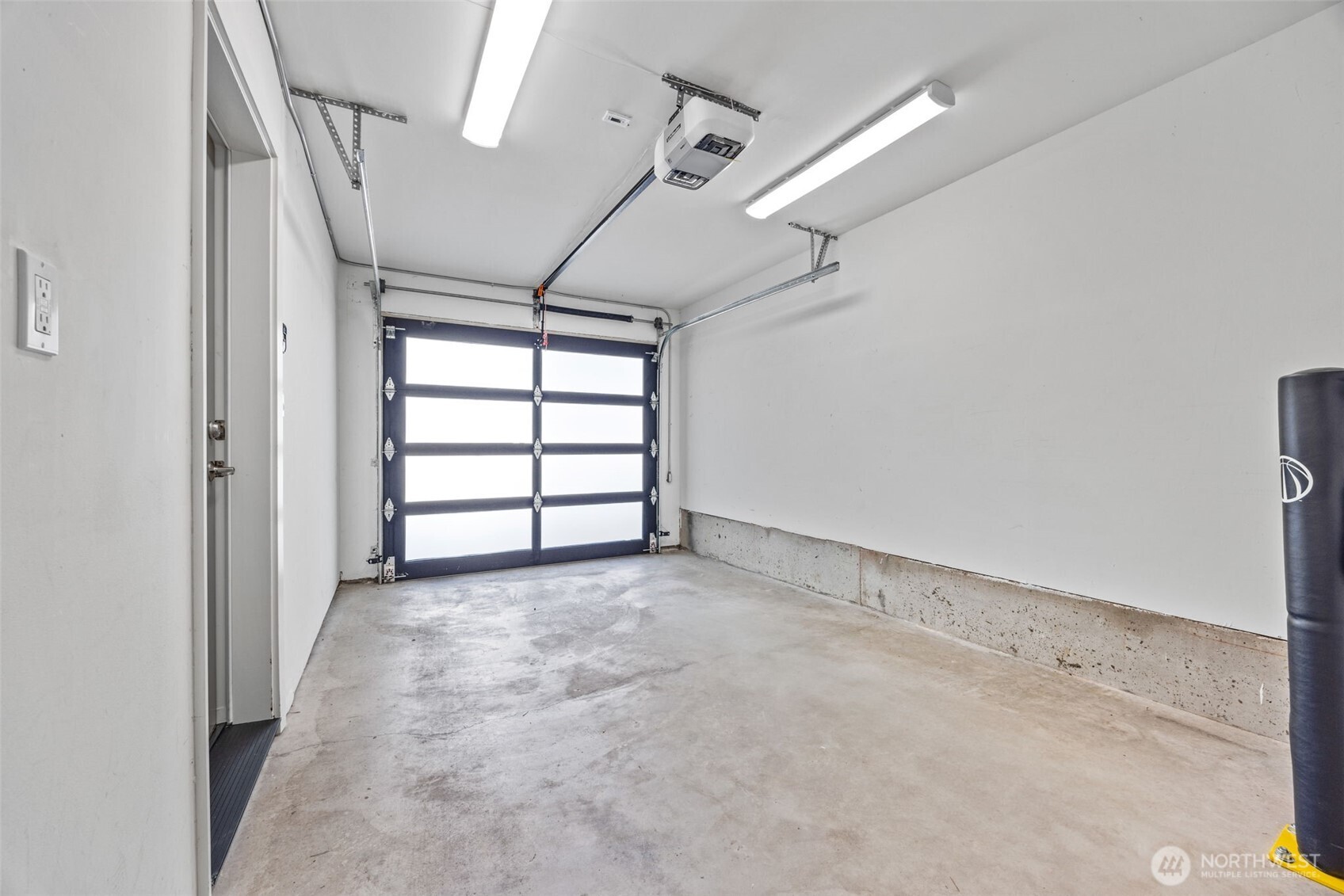 7323 Bainbridge Place SW